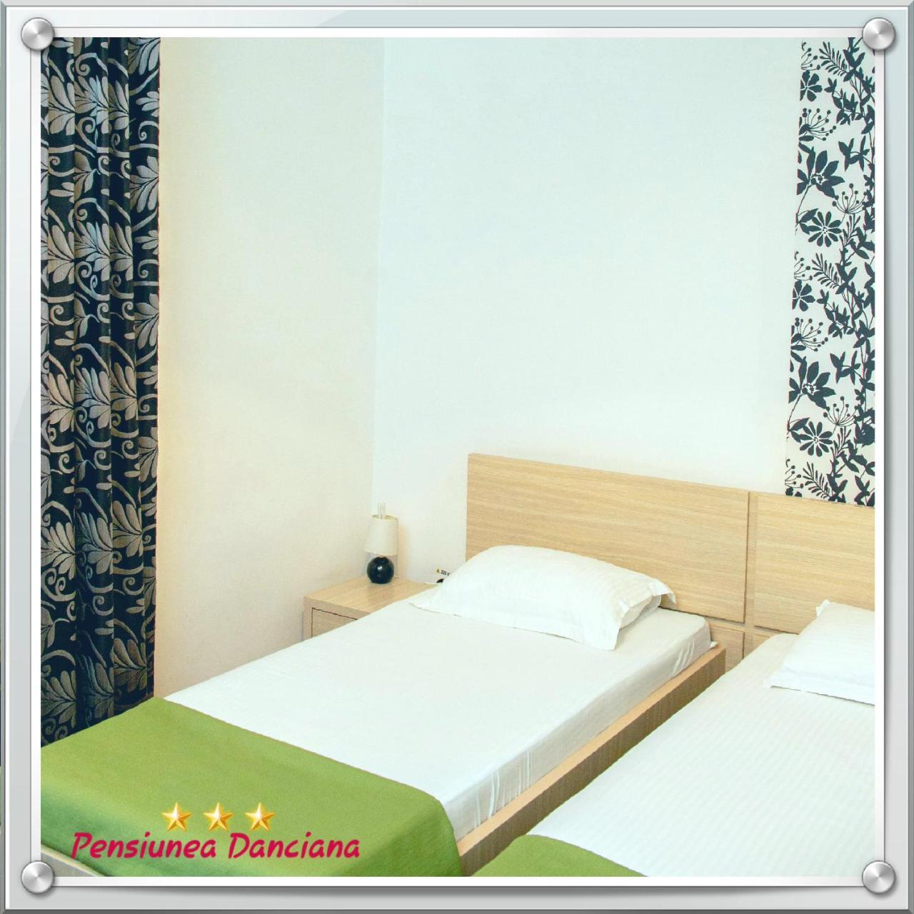 Pension Daciana บาเคา ภายนอก รูปภาพ
